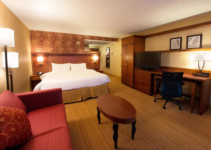 Courtyard By Marriott Canton
