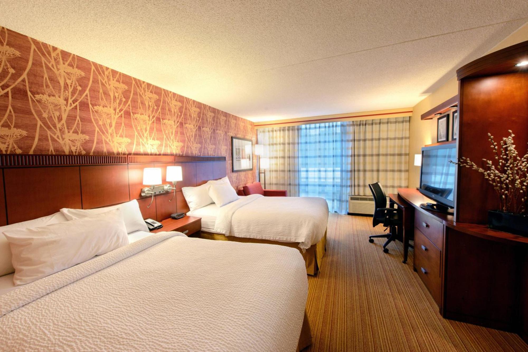 Hotel Courtyard By Marriott Canton 3*