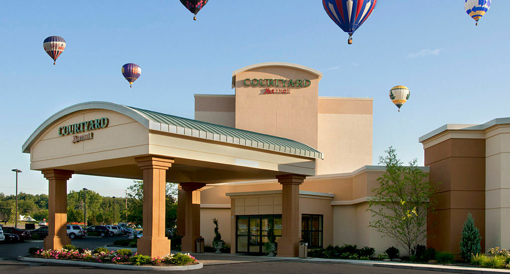 Courtyard By Marriott Canton Hotel 3*
